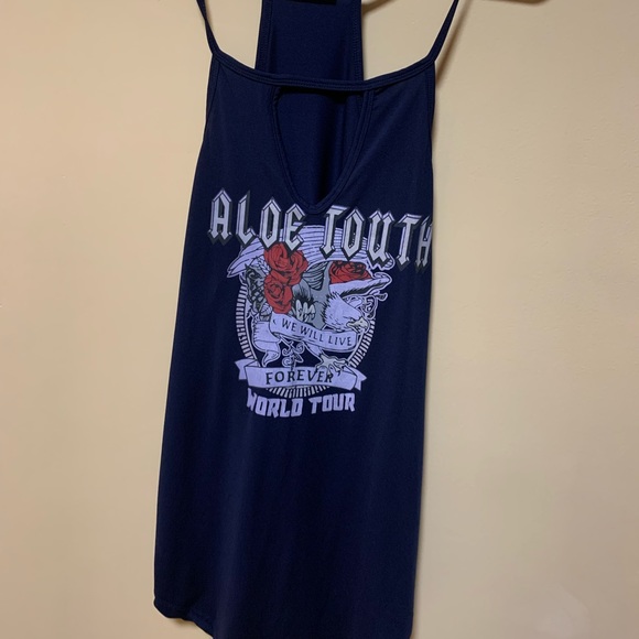 Nice and light material - Picture 1 of 2